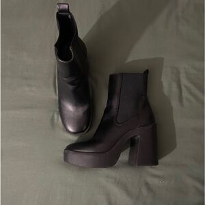 Platform boots